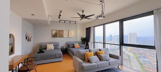 10PX Family Gathering Spacious Duplex, The Hub SS2 with Projector