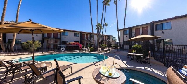 120 Living in Ultimate Comfort | Pool, Lounge & Full Kitchen Suite!