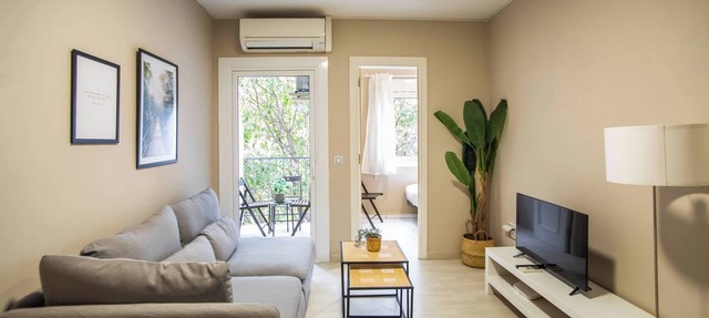 12TOGO1035 - Spacious Apartment near Camp Nou!