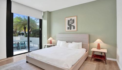 17WEST Spacious 3BR Apartment with Balcony -516