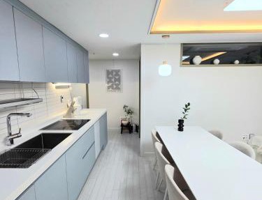 2 Bathrooms & 3 Rooms, New Elevator