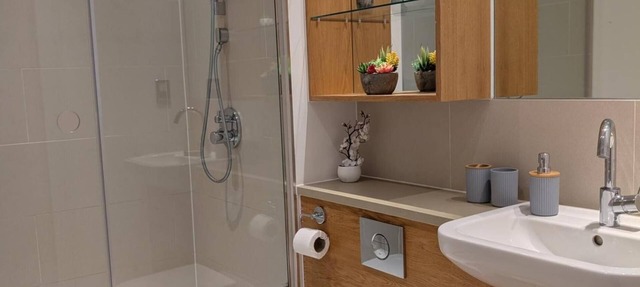 2 Bed Apartment Sleeps 6 - Pets Welcome - Rooftop