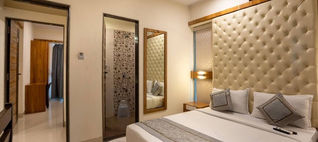 2 bedroom apartment near Mumbai Airport