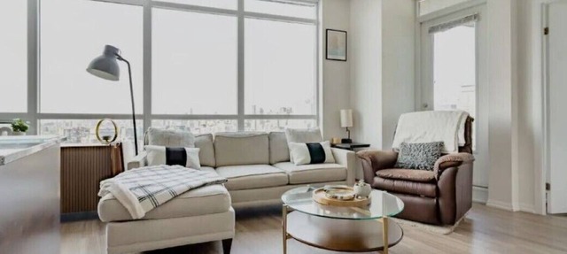 2-Bedroom Downtown Toronto (Free Parking): Shorter Rentals Available (please DM)