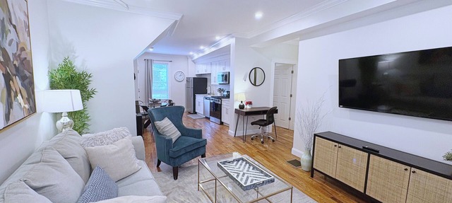 2 Bedroom with Private Deck Near Green Line