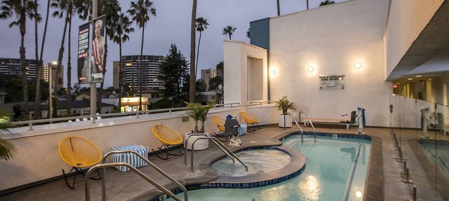 2 Boardwalk King Suite at The Kinney Venice Beach!