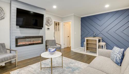 2 Mi to Midtown: Chic Apartment in Atlanta!