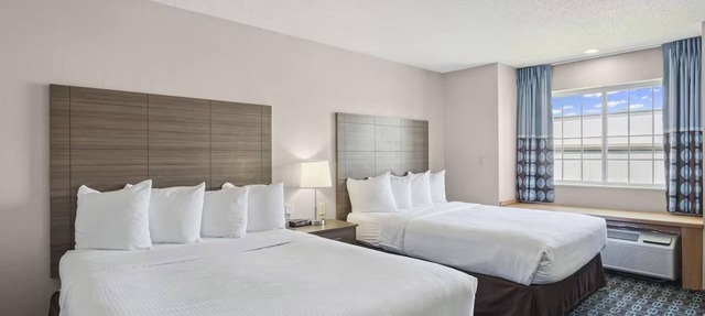 2 Simplistic Units Close to Kansas City Fun – Perfect for a Quick Getaway