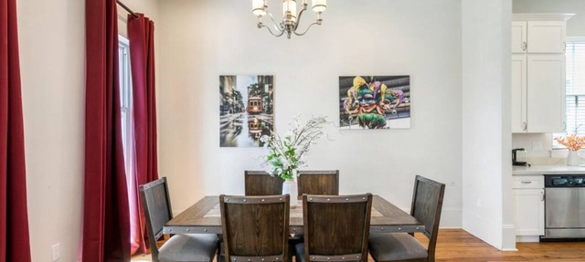 20% OFF Monthly | 10% OFF Weekly-Stylish 3BR on Carondelet by Hosteeva