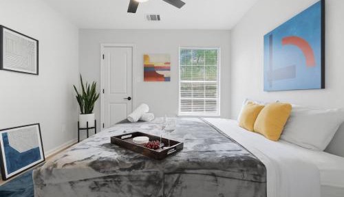 2025 Build 4BR King Suites Home Perfect for Relocating, ACL, F1 & Football Stays