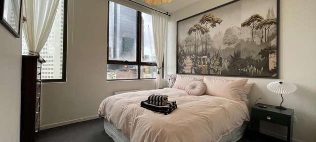 2BR CBD sunlit residence - Bourke Street shops