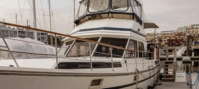 2BR Spacious & Comfy 43' Yacht - Heat & AC - On the Freedom Trail - Best Nights Sleep