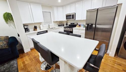 3-Bedroom Apt-7B2 20-Minuite To Downtown Boston