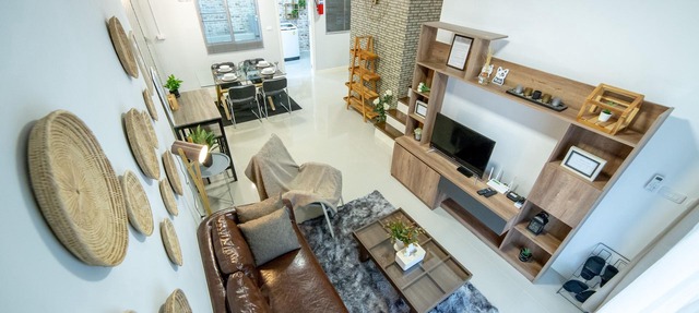 3Bd room townhouse near shopping mall and International school + Free parking