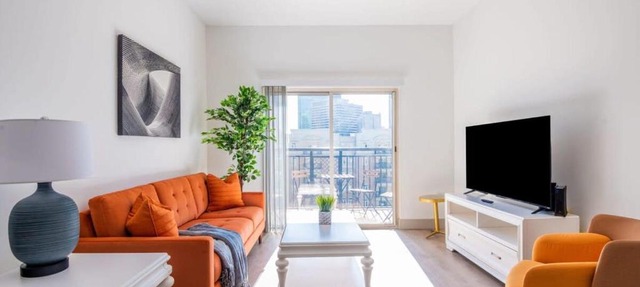 3BR Premium Downtown Apartment with Office & Gym