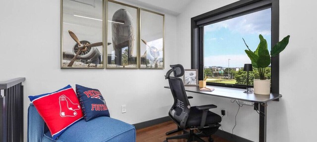 3BR3Bth Penthouse 2 Parking Spaces/TD/MIT/Harvard