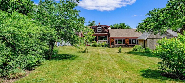 4 Bedroom Beachside Surfer's Home
