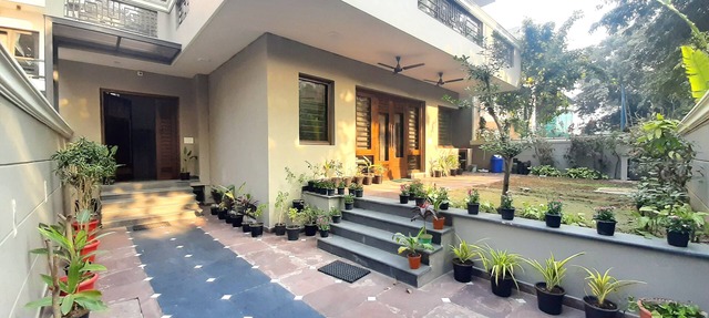 4 Bedroom Duplex Villa Opp to Galleria Market, DLF Phase 4