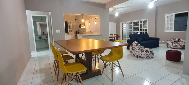 4 bedroom holiday home on Pernambuco beach - Guarujá 18 persons SP