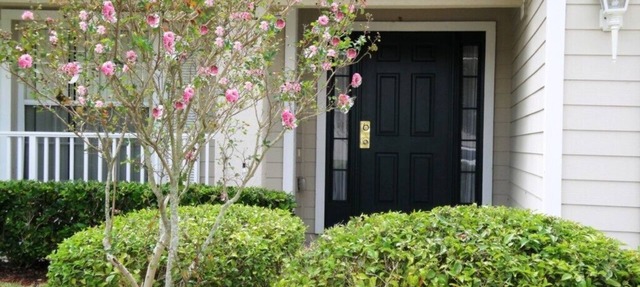 4 bedroom pool home with conservation view on gated golf community of Remington