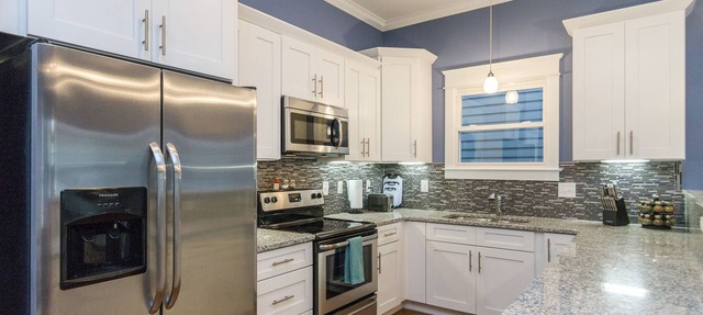 4 Bedrooms +2 Bonus Rooms. 3mi To Downtown, 4th NIGHT FREE