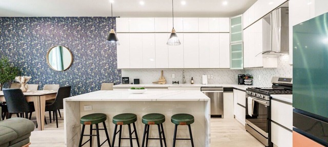 4 br - 4 ba - Rooftop - Sleeps 6 - 2 Car Garage!