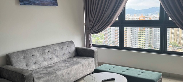 4BR KL Skyline View! 8-10 pax, 2 Bath, Iconic Towers