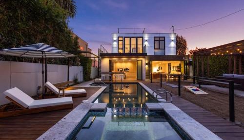 4BR Modern Oasis with Heated Pool Near SoFi Metro