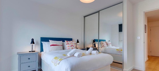 54 Woodpecker Way · Modern apartment near Addenbrookes Free parking Pass the Keys