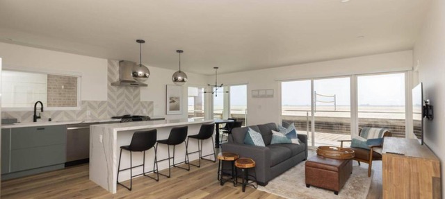 5609 East Seaside Walk