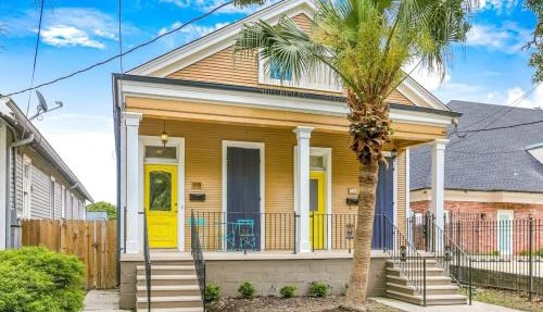 5Bed StreetCar Retreat w Outdoor Entertaining