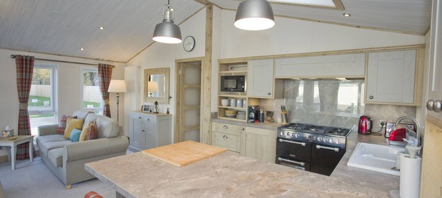 6 Berth Luxury Lodge in Christchurch, Dorset
