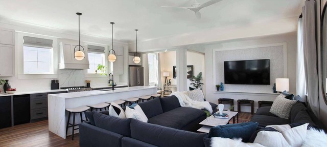 7-Room Downtown Unit | Pool Access Near CBD