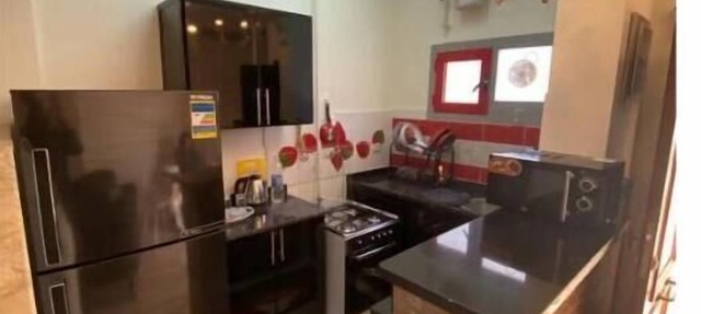 820 · 2BR Townhouse | 2 Queen Beds | Backyard