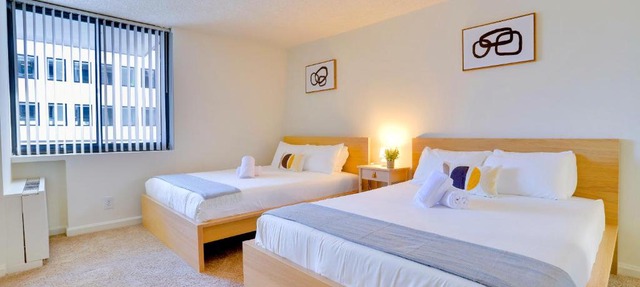 A Few Steps From Airport - Stylish Apt