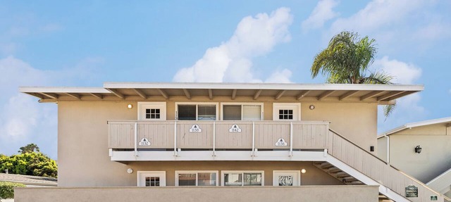 Adorable Beach Loft 36, Steps to Sand