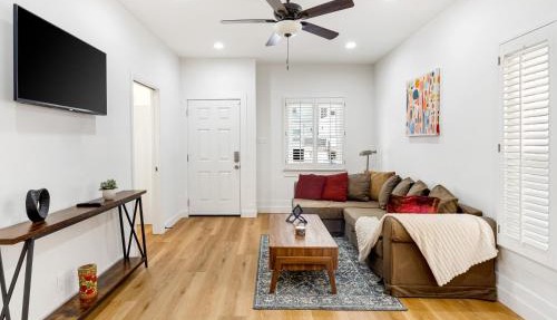 Adorable Pasadena Bungalow