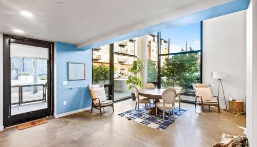 Airy and Open Corner Loft - 92 Walkscore