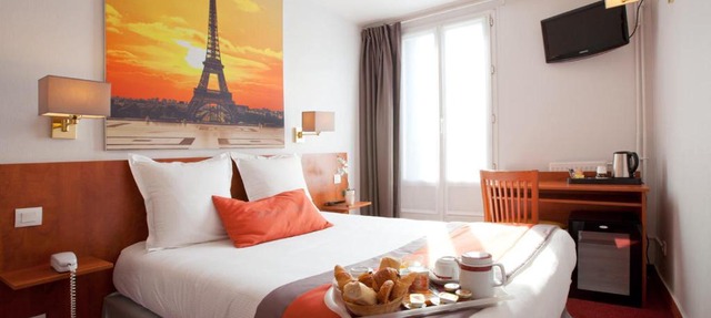 Alyss Saphir Cambronne Eiffel