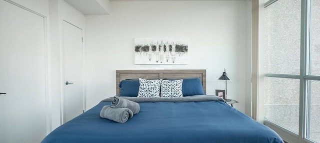 Amazing 1BR Condo - Stunning View - Parking!