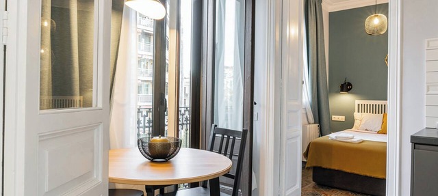 Amazing 4 bedrooms Apartment in Centre of Barcelona