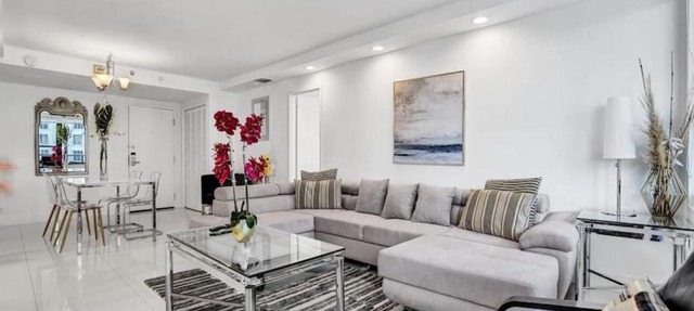 Amazing Ocean View Condo Beach Service 1111