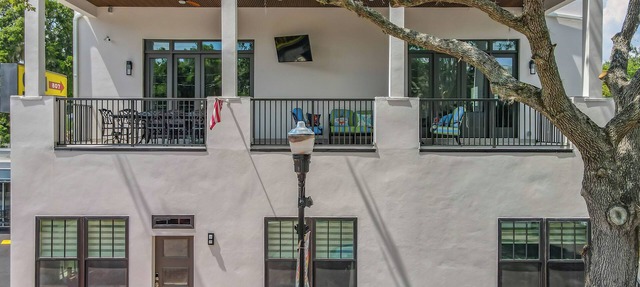 Amazing Walkability, Thornton Park suburb of Downtown Orlando walk to everything