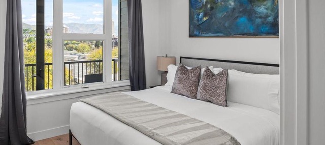 Amenities! Top floor! Views pool spa gym park bowl