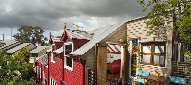 An Oasis in the City is a Solar powered B&B 10 minutes from central Sydney