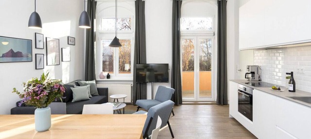 Apartment (110sqm) with 3 Bedrooms & Balcony