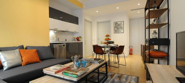 Apartment in Trastevere free wi-fi 1GB/s fiber, AC, equipped kitchen, balcony.