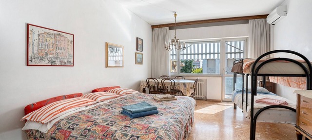 Apartment 'Venezia' with Private Terrace, Wi-Fi and Air Conditioning
