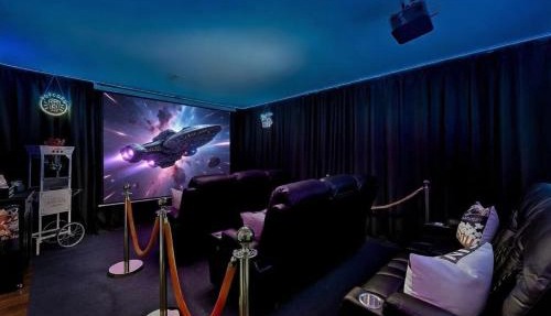 Arcade Theater Gym Office Sleeps 15