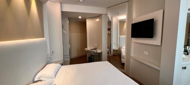 Ark Hotel